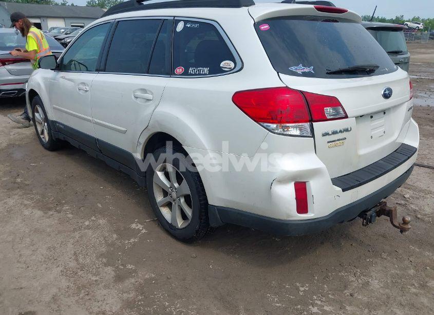 Photo 3 of 2014 Subaru Outback 2.5I PREMIUM (VIN 4S4BRCDC4E3300064)