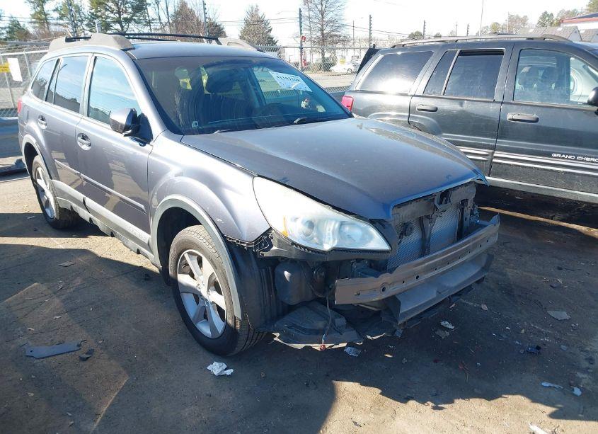 2014 Subaru Outback 2.5I PREMIUM (VIN 4S4BRCDC8E3257042) main photo
