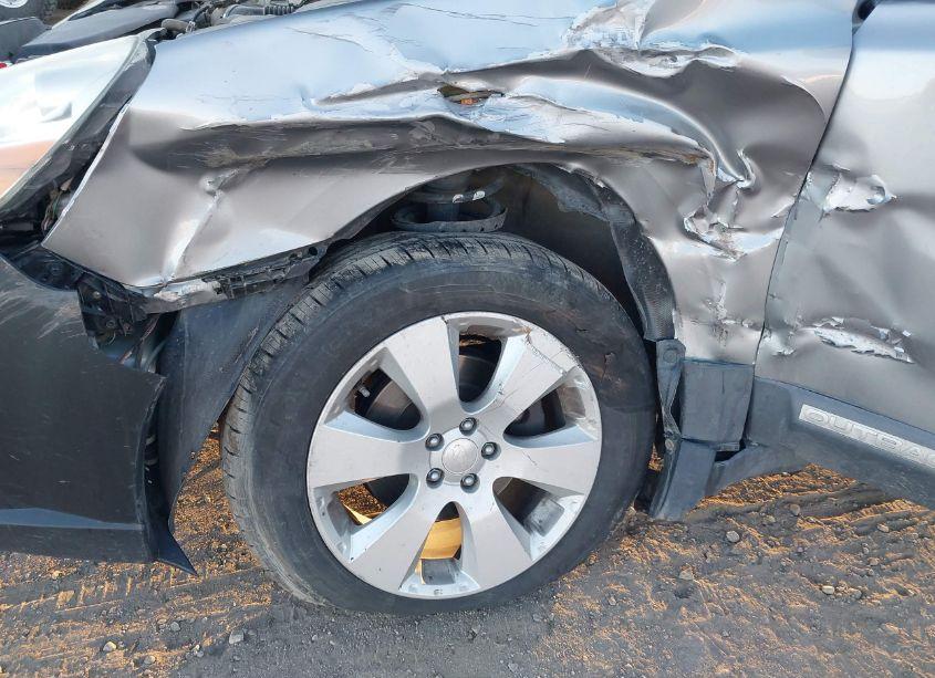 Photo 6 of 2010 Subaru Outback 2.5I PREMIUM (VIN 4S4BRCFC1A3333420)