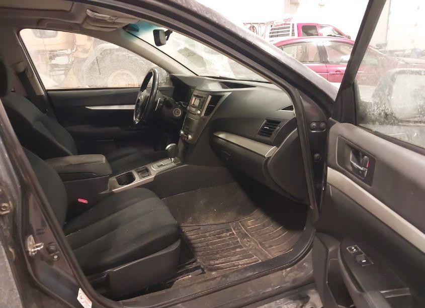 Photo 5 of 2013 Subaru Outback 2.5I PREMIUM (VIN 4S4BRCGC4D3267917)