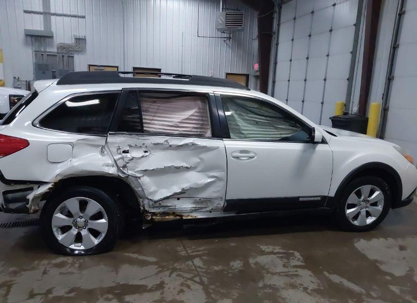 Photo 13 of 2010 Subaru Outback 2.5I PREMIUM (VIN 4S4BRCGC6A3328678)