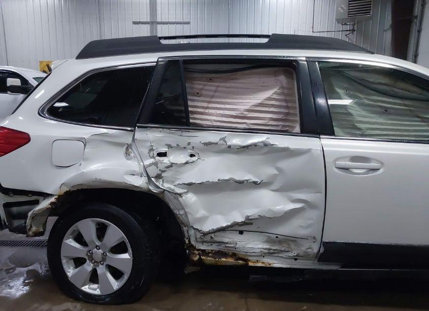 Photo 6 of 2010 Subaru Outback 2.5I PREMIUM (VIN 4S4BRCGC6A3328678)