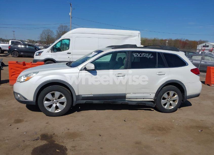 Photo 14 of 2010 Subaru Outback 2.5I PREMIUM (VIN 4S4BRCGCXA1349352)