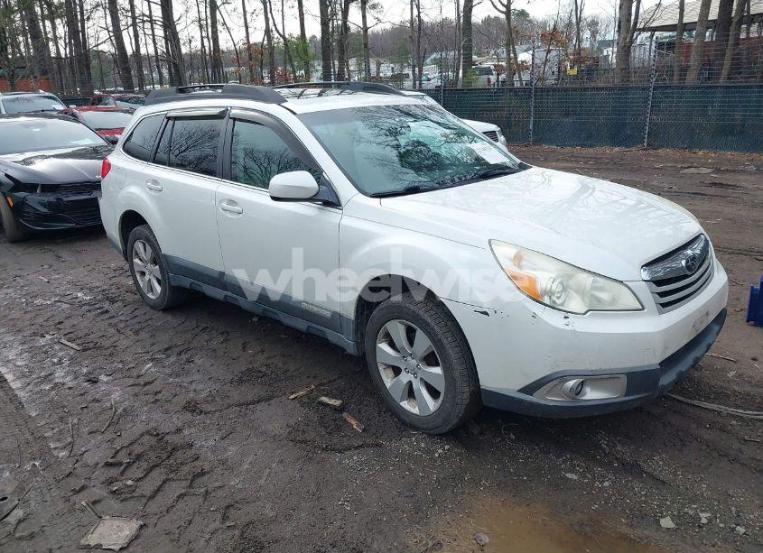 2010 Subaru Outback 2.5I PREMIUM (VIN 4S4BRCGCXA3343877) main photo
