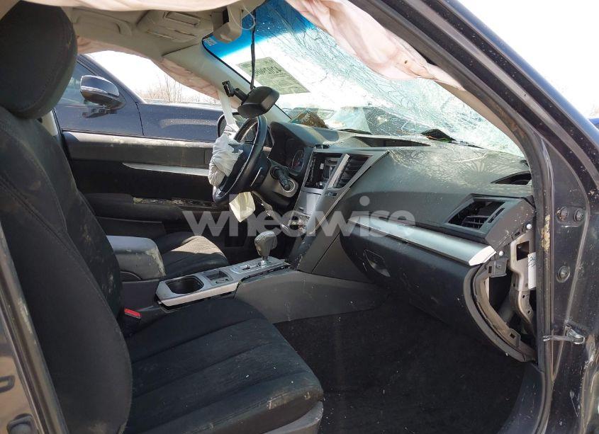 Photo 5 of 2013 Subaru Outback 2.5I PREMIUM (VIN 4S4BRCGCXD3286584)