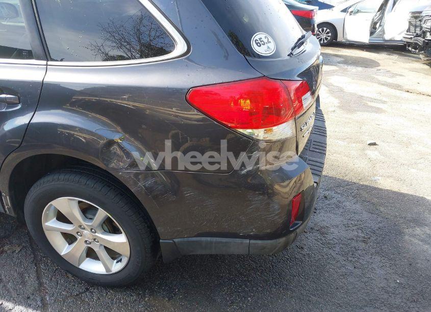 Photo 18 of 2013 Subaru Outback 2.5I LIMITED (VIN 4S4BRCJC4D3261981)