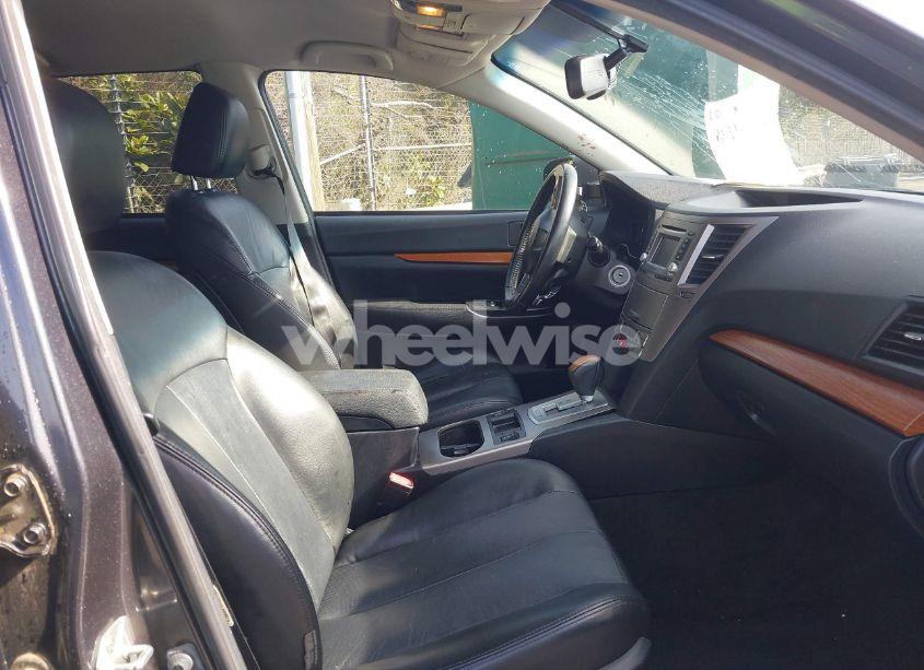 Photo 5 of 2013 Subaru Outback 2.5I LIMITED (VIN 4S4BRCJC4D3261981)