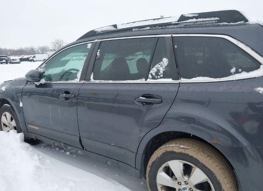 Photo 14 of 2011 Subaru Outback 2.5I LIMITED (VIN 4S4BRCKC0B3439686)