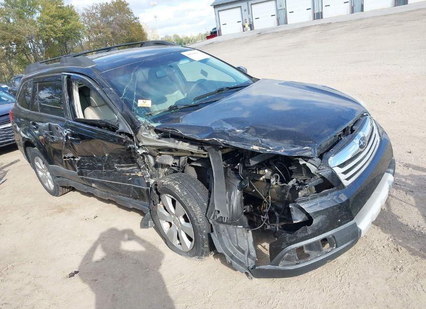 2011 Subaru Outback 2.5I LIMITED (VIN 4S4BRCKC2B3330582) main photo