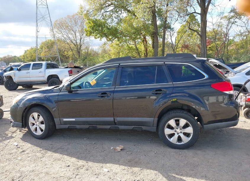 Photo 13 of 2011 Subaru Outback 2.5I LIMITED (VIN 4S4BRCKC2B3330582)