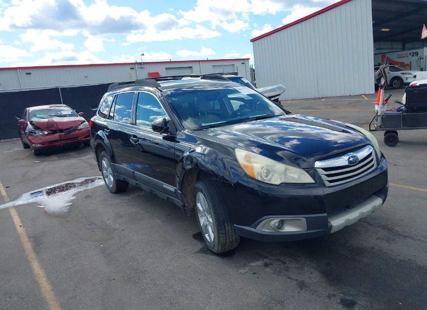 2011 Subaru Outback 2.5I LIMITED (VIN 4S4BRCKC2B3366305) main photo