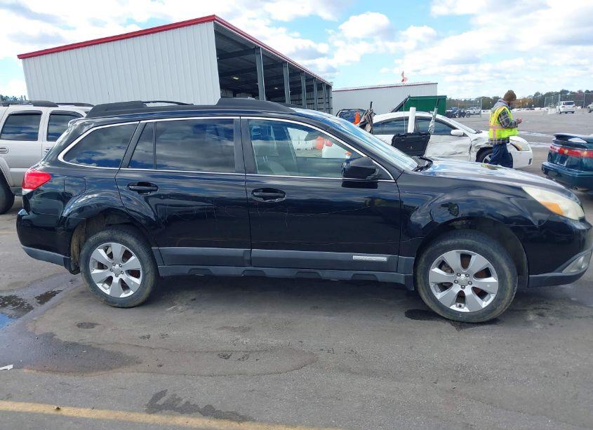 Photo 13 of 2011 Subaru Outback 2.5I LIMITED (VIN 4S4BRCKC2B3366305)
