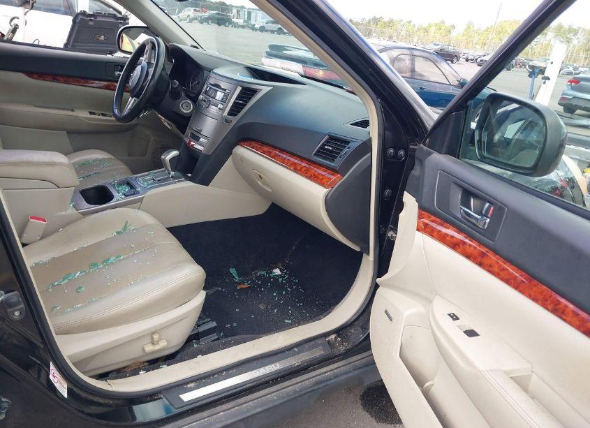 Photo 5 of 2011 Subaru Outback 2.5I LIMITED (VIN 4S4BRCKC2B3366305)