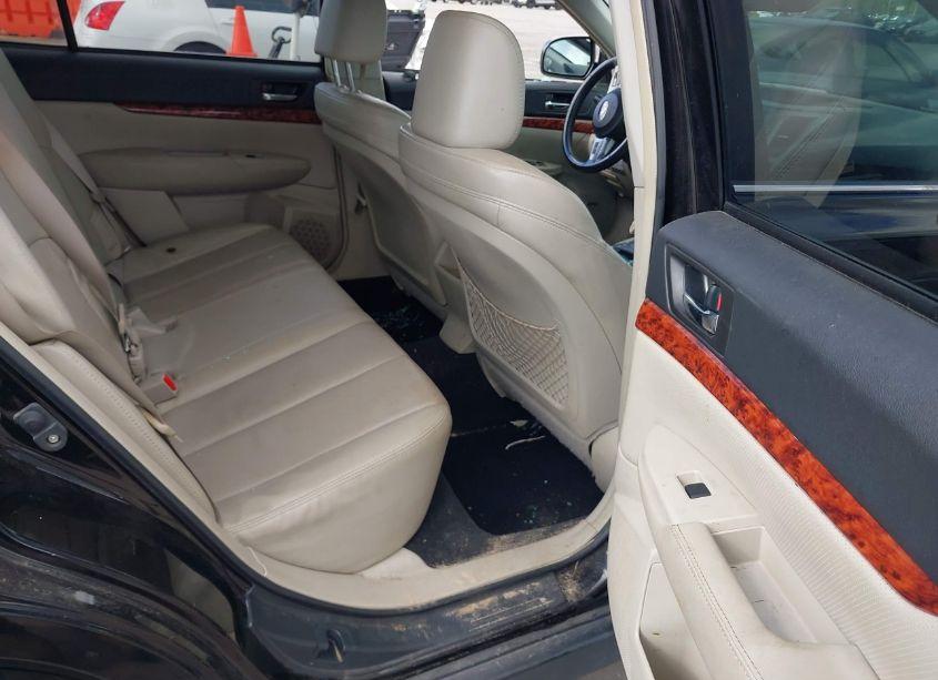 Photo 8 of 2011 Subaru Outback 2.5I LIMITED (VIN 4S4BRCKC2B3366305)