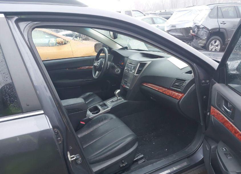 Photo 5 of 2011 Subaru Outback 2.5I LIMITED (VIN 4S4BRCKC2B3402297)