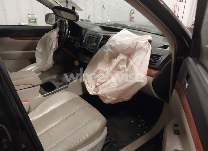 Photo 5 of 2013 Subaru Outback 2.5I LIMITED (VIN 4S4BRCKC4D3218935)