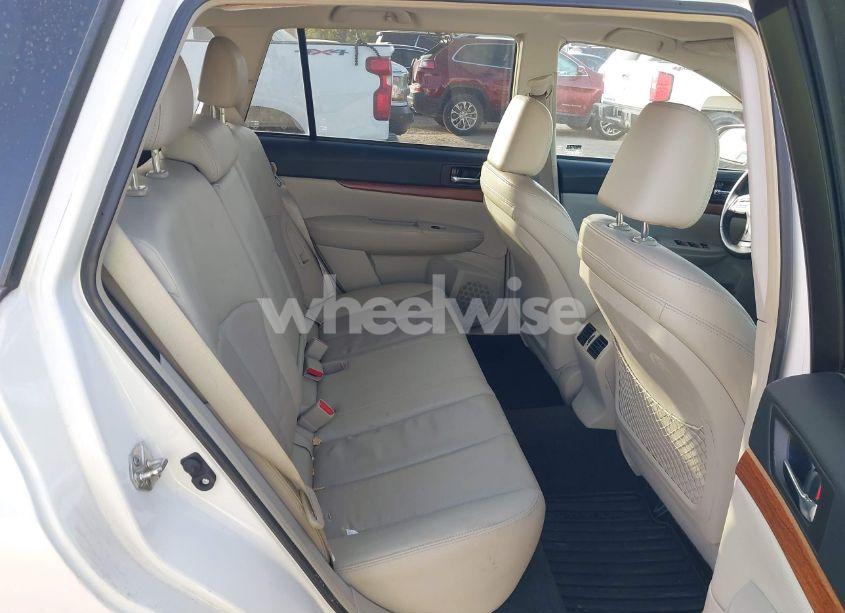 Photo 8 of 2013 Subaru Outback 2.5I LIMITED (VIN 4S4BRCKC4D3219535)