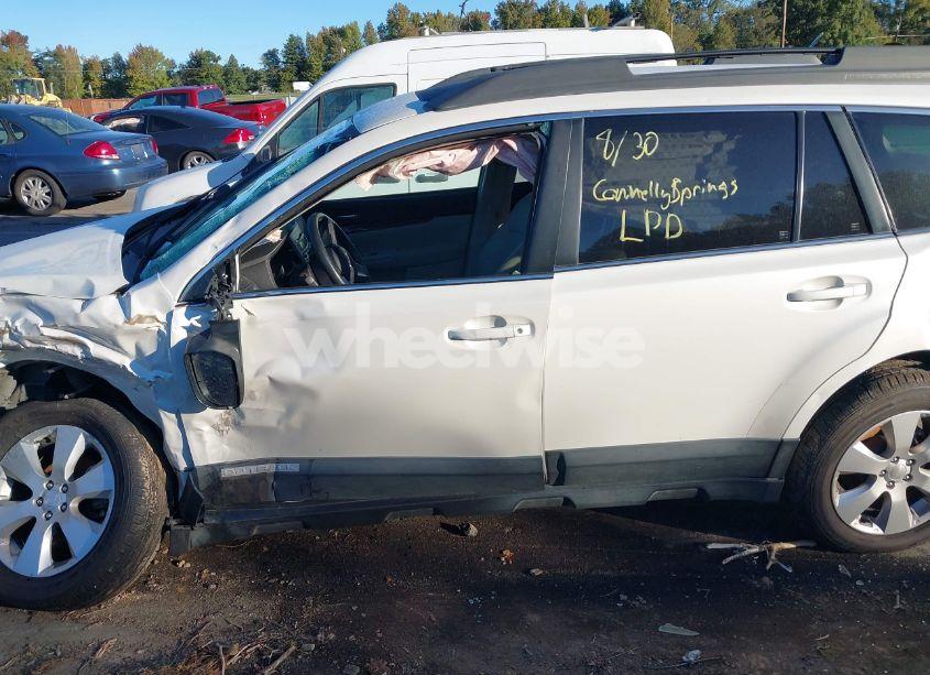 Photo 13 of 2010 Subaru Outback 2.5I LIMITED (VIN 4S4BRCKC5A3355958)