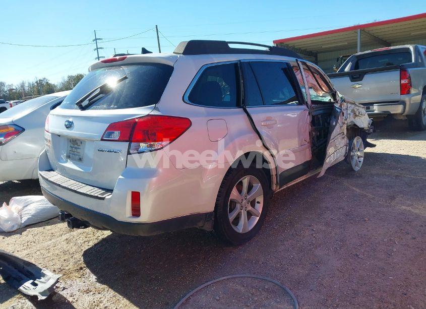 Photo 4 of 2013 Subaru Outback 2.5I LIMITED (VIN 4S4BRCKC5D3231063)