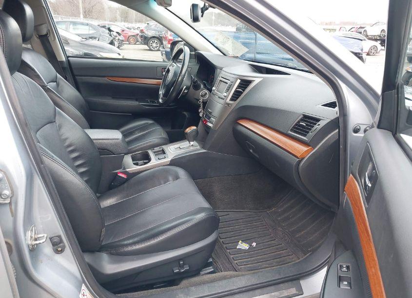 Photo 5 of 2013 Subaru Outback 2.5I LIMITED (VIN 4S4BRCKC5D3265102)