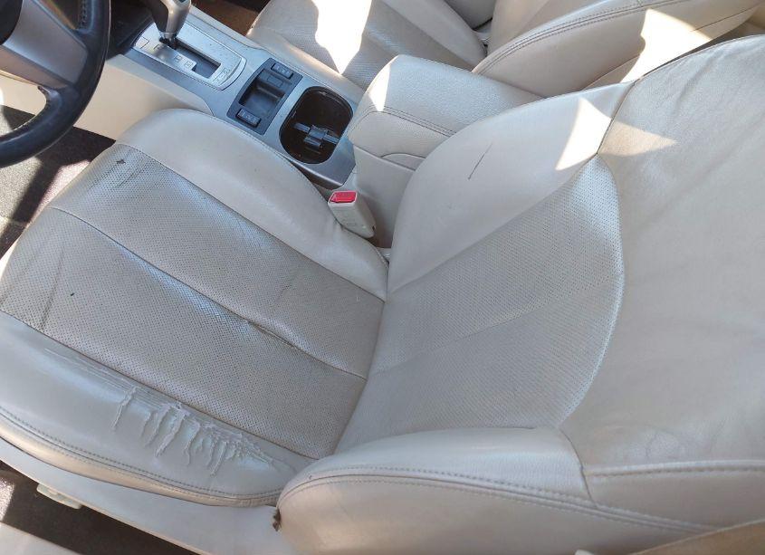 Photo 17 of 2010 Subaru Outback 2.5I LIMITED (VIN 4S4BRCKC7A3331936)