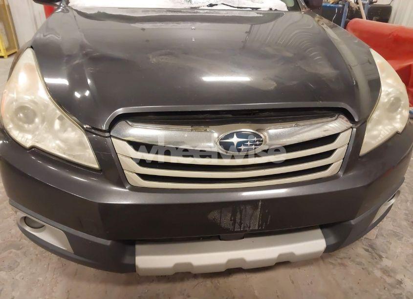 Photo 6 of 2010 Subaru Outback 2.5I LIMITED (VIN 4S4BRCKC7A3383910)