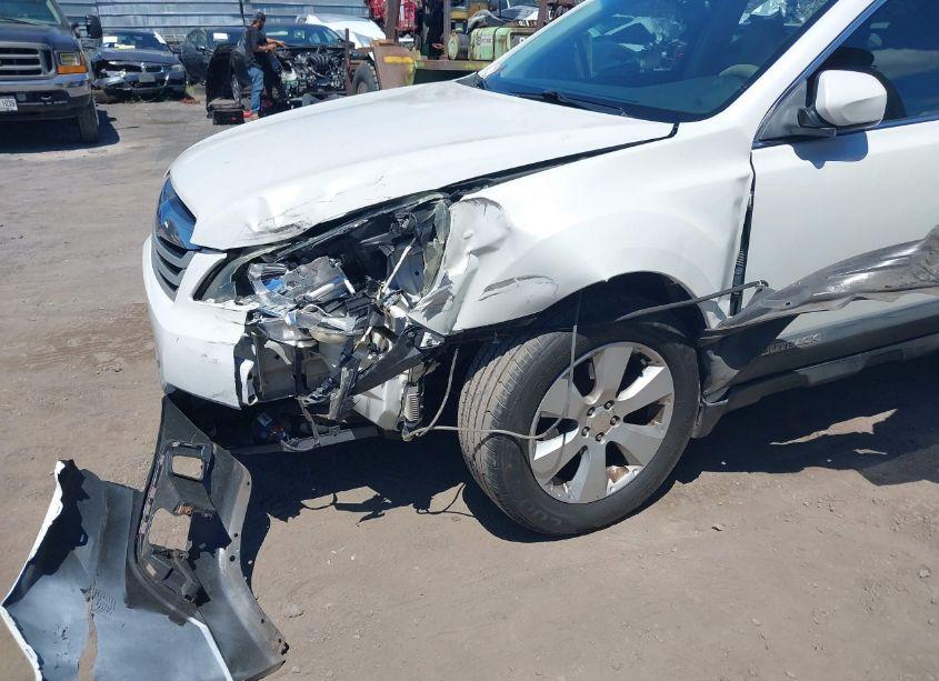 Photo 13 of 2011 Subaru Outback 2.5I LIMITED (VIN 4S4BRCKC8B3402238)