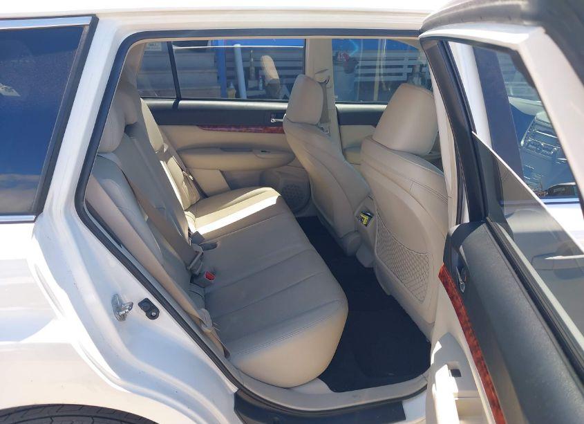 Photo 8 of 2011 Subaru Outback 2.5I LIMITED (VIN 4S4BRCKC8B3402238)