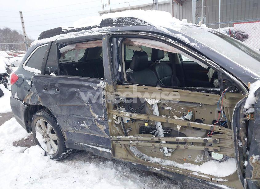 Photo 14 of 2014 Subaru Outback 2.5I LIMITED (VIN 4S4BRCLC0E3305456)