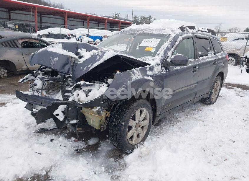 Photo 2 of 2014 Subaru Outback 2.5I LIMITED (VIN 4S4BRCLC0E3305456)