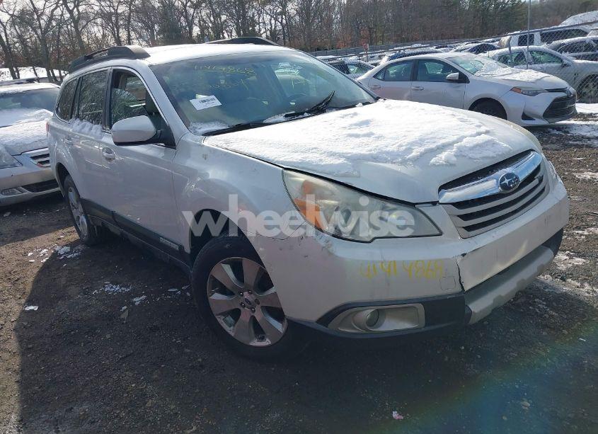 2011 Subaru Outback 2.5I LIMITED (VIN 4S4BRCLC2B3440725) main photo