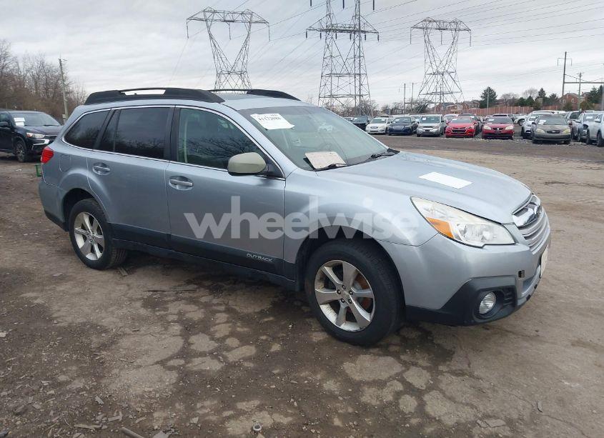 2014 Subaru Outback 2.5I LIMITED (VIN 4S4BRCLC2E3208887) main photo