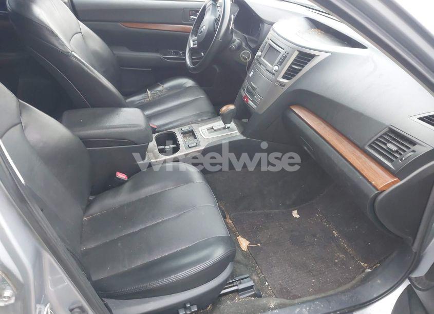 Photo 5 of 2014 Subaru Outback 2.5I LIMITED (VIN 4S4BRCLC2E3208887)