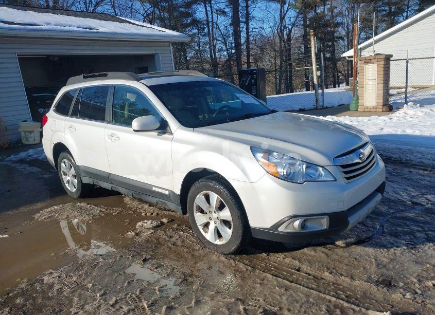 2010 Subaru Outback 2.5I LIMITED (VIN 4S4BRCLC3A3366505) main photo