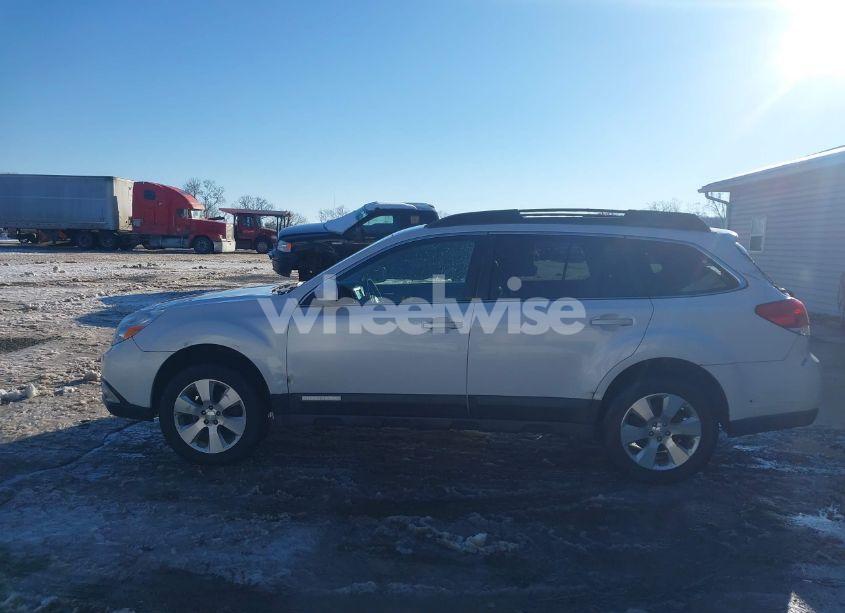 Photo 14 of 2010 Subaru Outback 2.5I LIMITED (VIN 4S4BRCLC3A3366505)