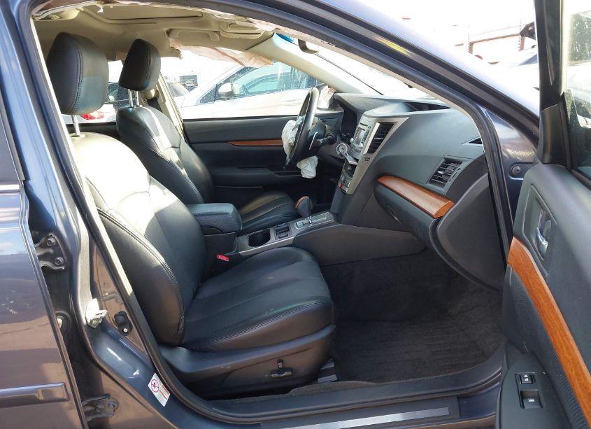 Photo 5 of 2014 Subaru Outback 2.5I LIMITED (VIN 4S4BRCLC3E3210017)