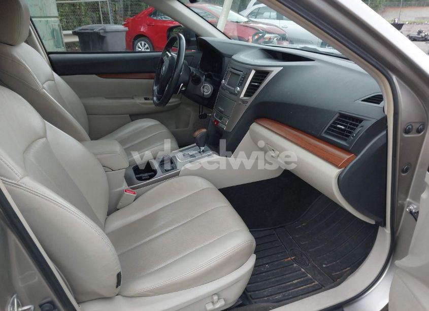 Photo 5 of 2014 Subaru Outback 2.5I LIMITED (VIN 4S4BRCLC4E3291478)