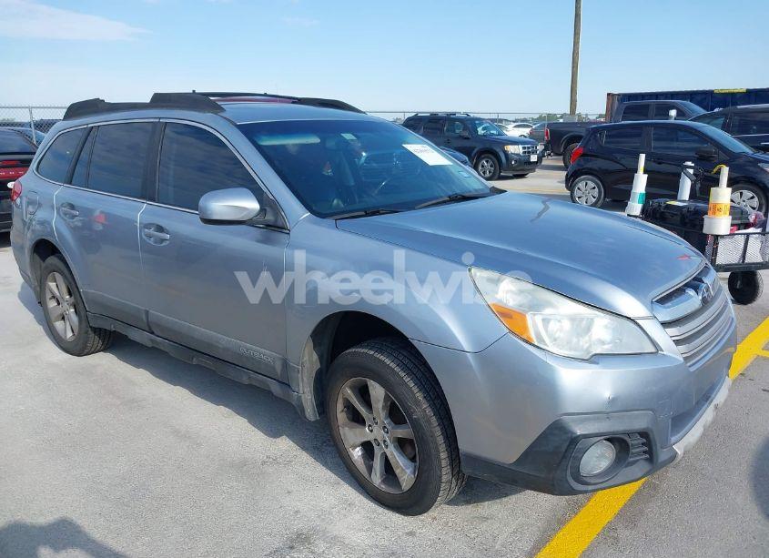 2014 Subaru Outback 2.5I LIMITED (VIN 4S4BRCLC8E3220039) main photo
