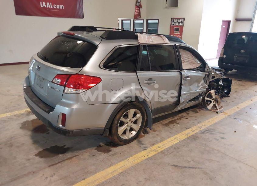 Photo 4 of 2014 Subaru Outback 2.5I LIMITED (VIN 4S4BRCLC8E3291564)