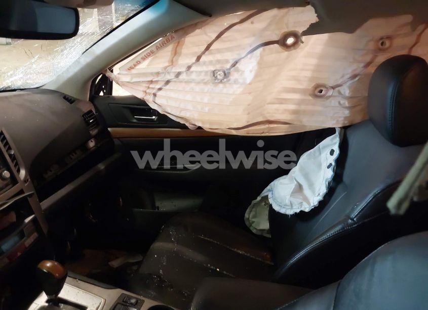 Photo 5 of 2014 Subaru Outback 2.5I LIMITED (VIN 4S4BRCLC8E3291564)