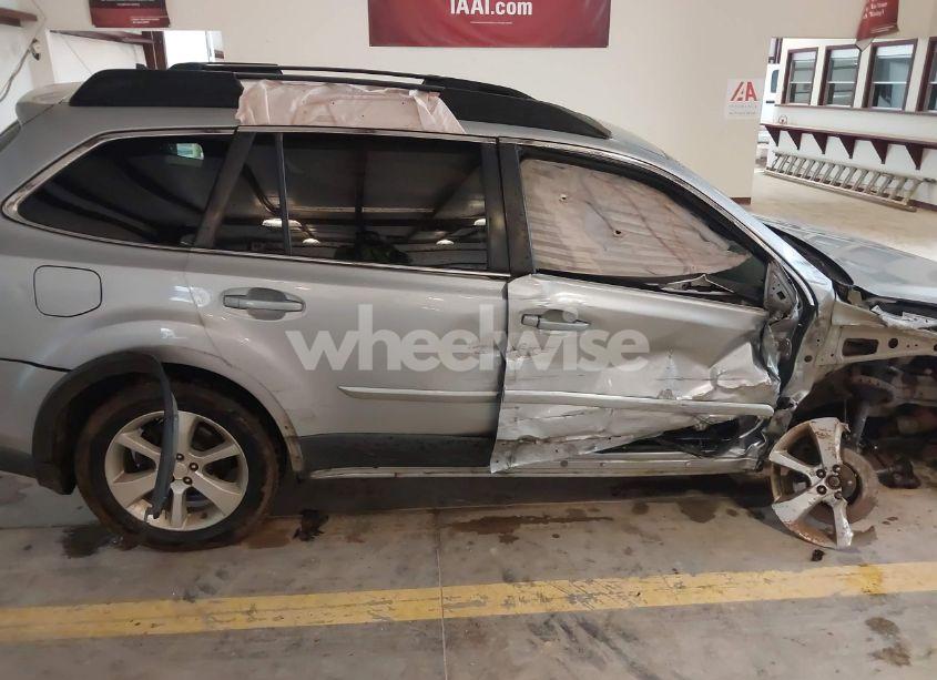 Photo 6 of 2014 Subaru Outback 2.5I LIMITED (VIN 4S4BRCLC8E3291564)