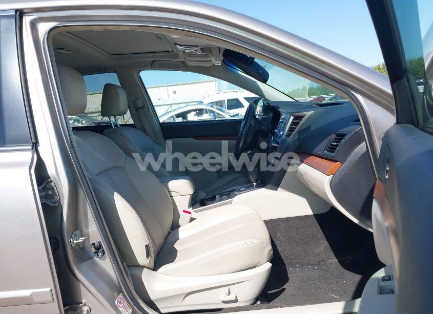 Photo 5 of 2014 Subaru Outback 2.5I LIMITED (VIN 4S4BRCLC8E3300070)