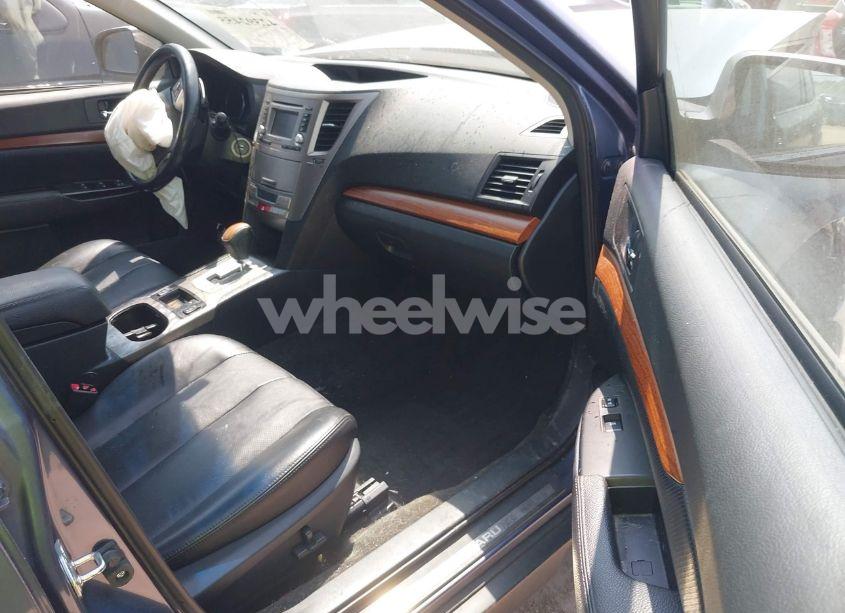 Photo 5 of 2014 Subaru Outback 2.5I LIMITED (VIN 4S4BRCLC9E3211561)