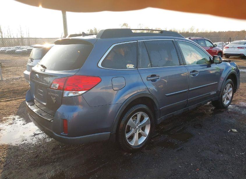 Photo 4 of 2014 Subaru Outback 2.5I LIMITED (VIN 4S4BRCLC9E3265944)
