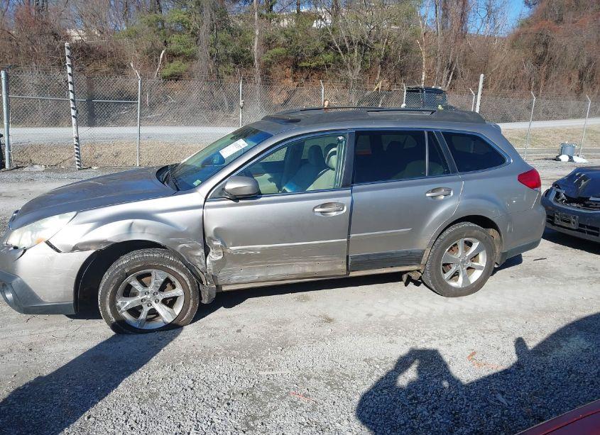 Photo 14 of 2014 Subaru Outback 2.5I LIMITED (VIN 4S4BRCLCXE3302368)