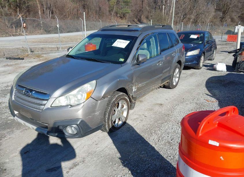 Photo 2 of 2014 Subaru Outback 2.5I LIMITED (VIN 4S4BRCLCXE3302368)