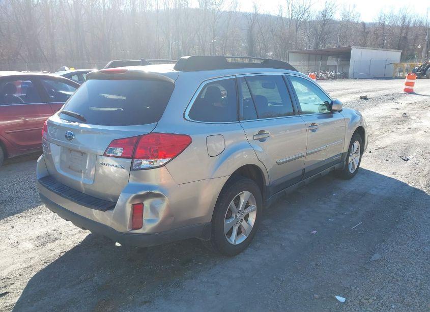 Photo 4 of 2014 Subaru Outback 2.5I LIMITED (VIN 4S4BRCLCXE3302368)