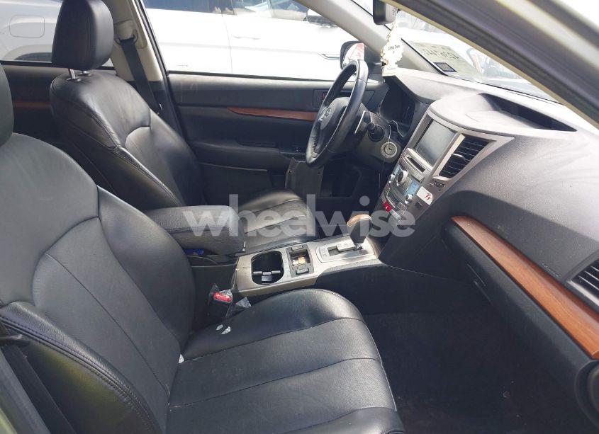 Photo 5 of 2014 Subaru Outback 2.5I LIMITED (VIN 4S4BRCMC8E3299114)