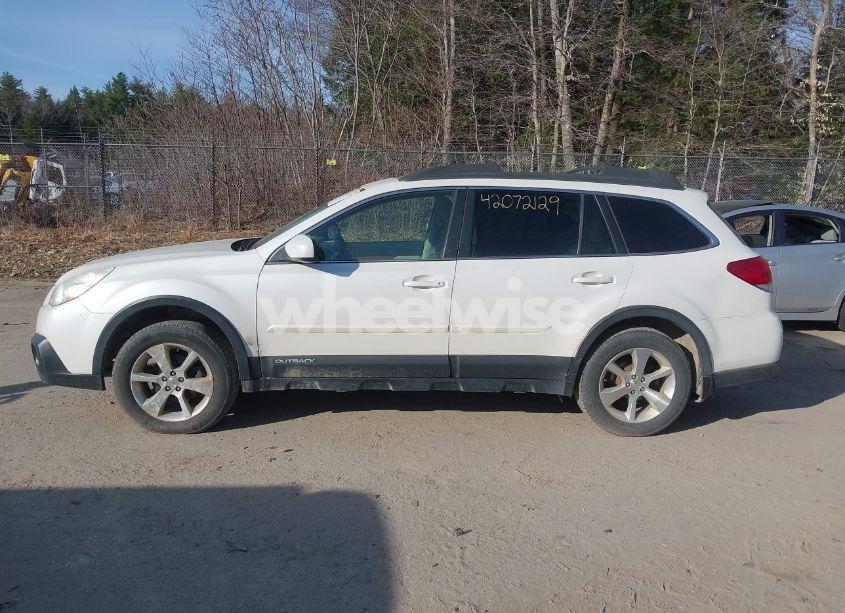 Photo 14 of 2014 Subaru Outback 2.5I LIMITED (VIN 4S4BRCNCXE3301122)