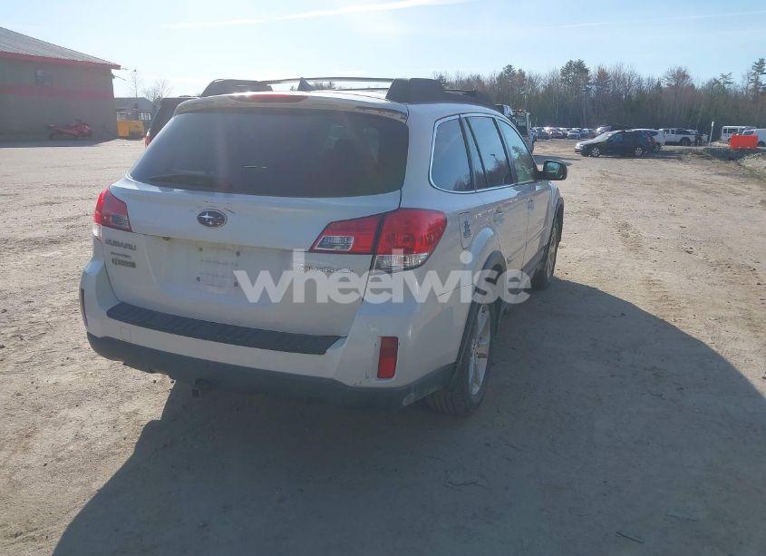 Photo 4 of 2014 Subaru Outback 2.5I LIMITED (VIN 4S4BRCNCXE3301122)